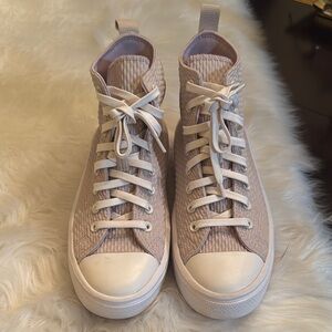 Converse Women’s High-Top Women's Sneakers in Cream Size 9.5 Like New✨